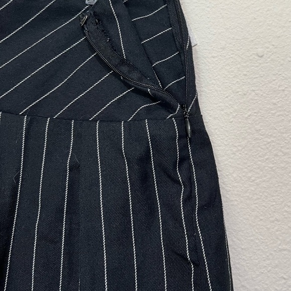 H & M Divided Blackwhite Striped Mini Skirt, Size 10 - Picture 3 of 7
